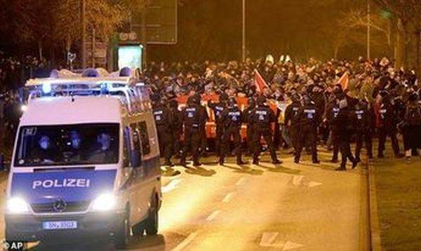 Proteste împotriva politicii guvernamentale anticoronavirus au avut loc în numeroase oraşe din Germania