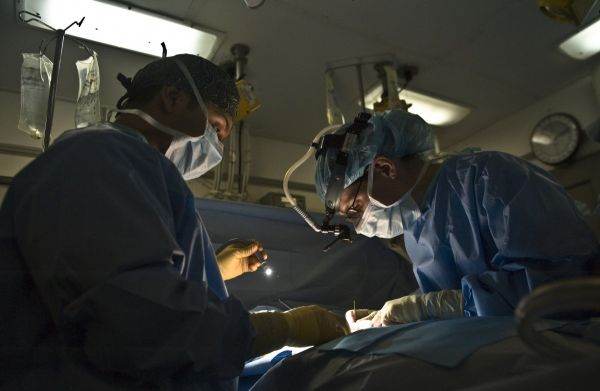 Premieră - transplant de inimă de la un animal la om