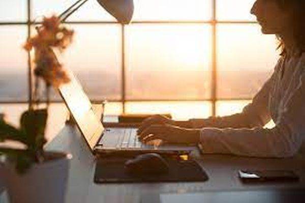 Doar 1 din 10 cetăţeni din Pilonul II îşi verifică online contul de pensie privată