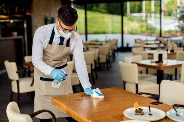 Activitatea restaurantelor şi cafenelelor, permisă până la 30% din capacitatea maximă a spaţiului