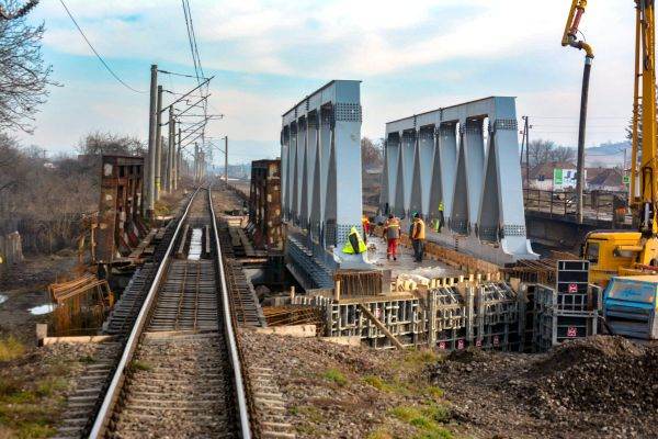 Fazarea proiectului de reabilitare a căii ferate Braşov-Simeria, luată în calcul de MIPE