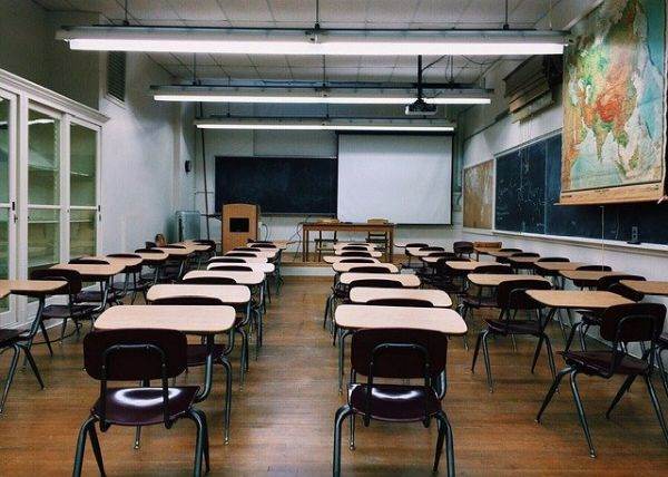 Salariaţii din învăţământ, membri de sindicat, vor intra în grevă de avertisment