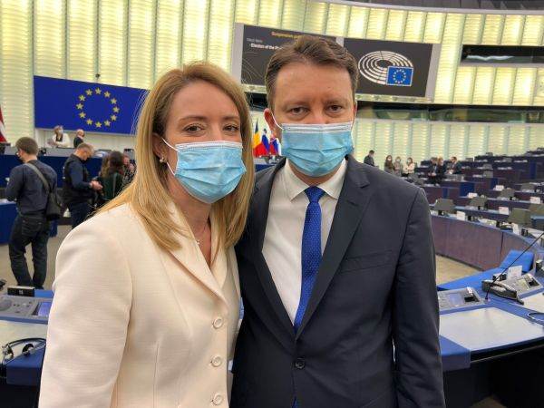 Roberta Metsola şi Siegfried Mureşan (Sursa foto: siegfriedmuresan.eu)