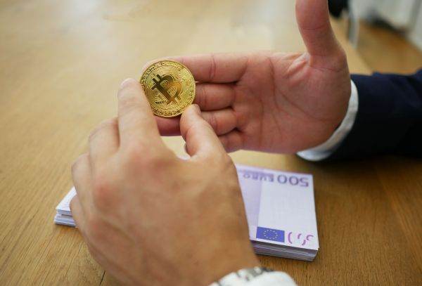 "Industria criptomonedelor necesită o abordare unitară la nivel mondial"