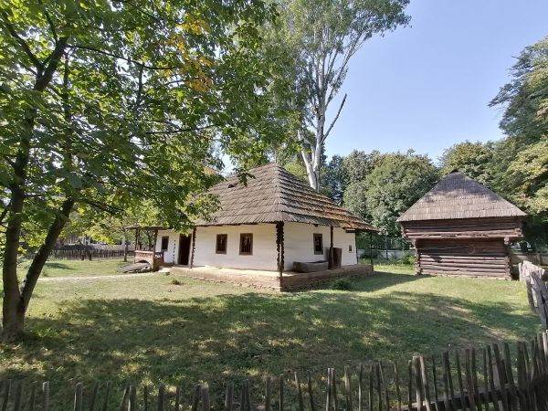 Hora Unirii la Muzeul Satului