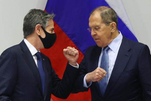 Antony Blinken şi Serghei Lavrov ( Sursa foto: Twitter)