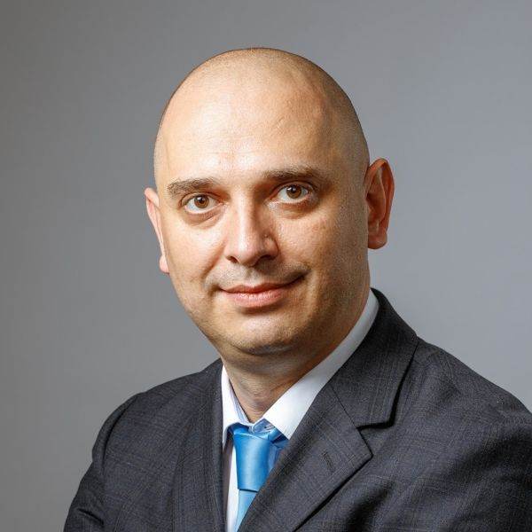  Radu Mihaiu