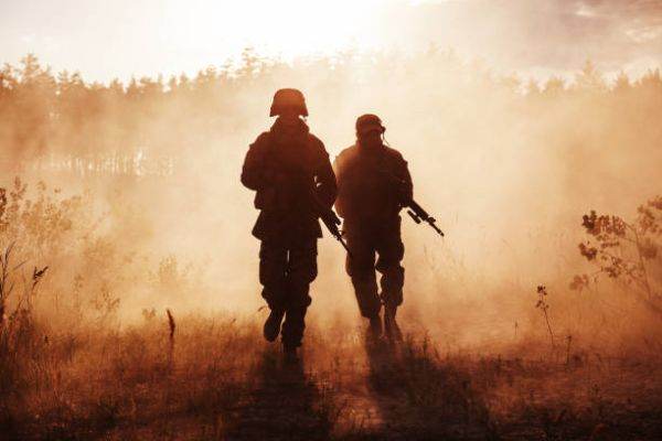  Londra pregătită să trimită încă 1.000 de militari în cazul unei ''crize umanitare''