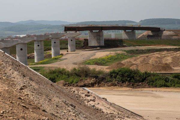 Proiectele de infrastructură - în pericol din cauza procedurilor şi termenelor din PNRR