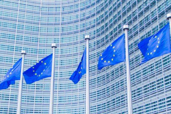 ''Beneficiile unei pieţe unice a UE pentru fondurile de investiţii nu s- au concretizat încă în mare parte''