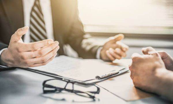 Plafonarea tarifelor RCA poate contribui la destabilizarea şi mai accentuată a situaţiei companiilor active pe acest segment 