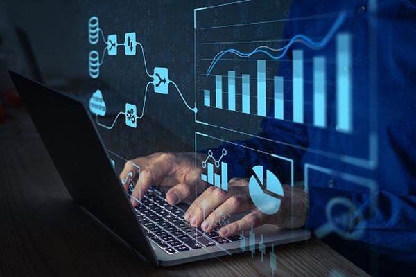 Peste un sfert din companiile din ţara noastră sunt pesimiste cu privire la evoluţiile economico-sociale din 2022