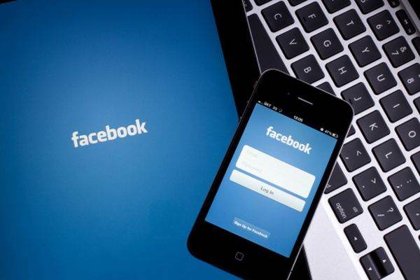 Rusia limitează accesul la reţeaua Facebook