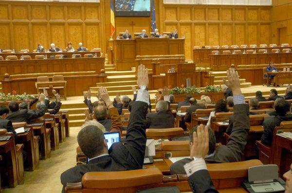 Senatul a consfinţit desfiinţarea SIIJ