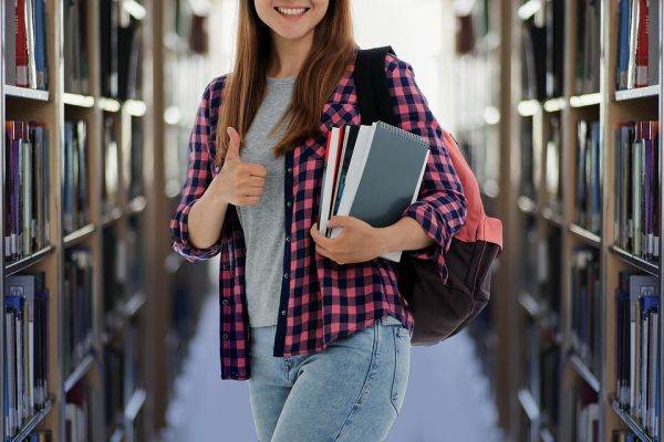 Ofertă de studii pentru tinerii din ţara noastră