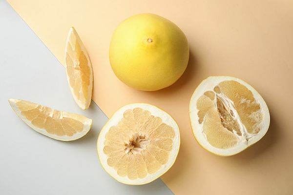 Pomelo din China cu trei tipuri de pesticide, retras din 172 magazine