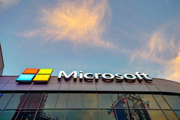 Microsoft suspendă vânzările de produse şi servicii în Rusia