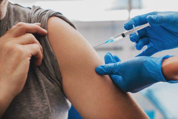  Italia va oferi vaccinul anti-COVID-19 tuturor refugiaţilor ucraineni
