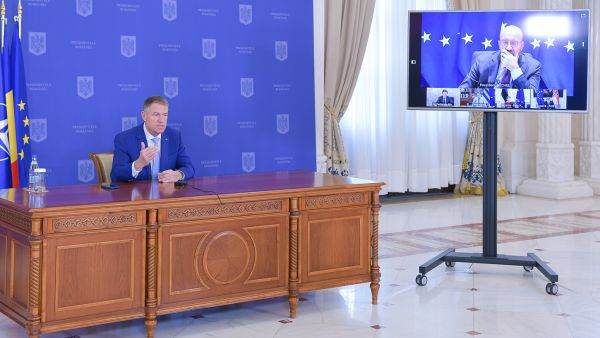 Klaus Iohannis participă la reuniunea informală a Consiliului European de la Versailles