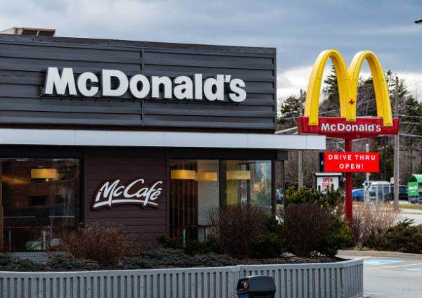  McDonald's devine Nea Vanea