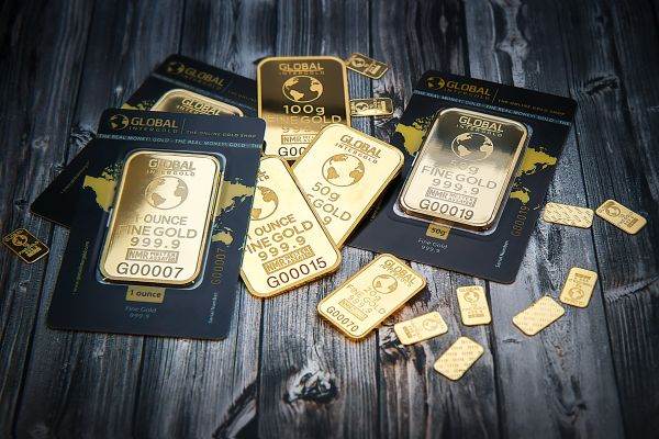 Războiul din Ucraina readuce în prim plan investiţiile în aur