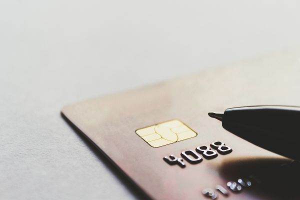 Revolut devine accesibil pentru persoanele refugiate din Ucraina în Spaţiul Economic European