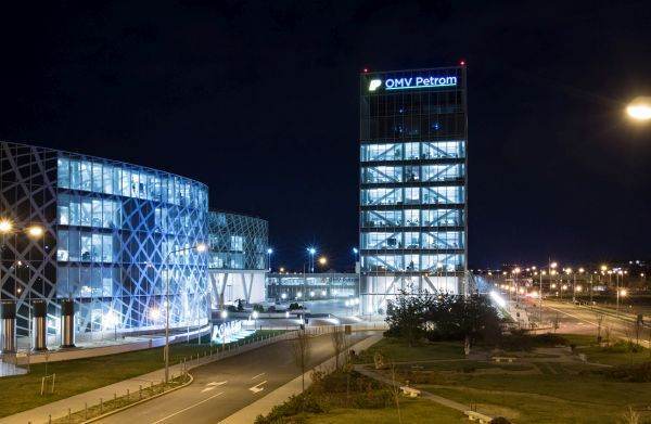 Acţionarilor OMV Petrom li se va supune votului majorarea capitalului cu terenurile statului