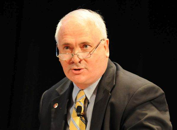John Bruton, fost prim-ministru al republicii Irlanda între 1994-1997 şi fost ambasador UE în Statele Unite. Sursa foto flickr - Club de Madrid