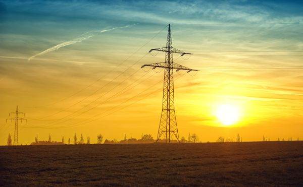 Preţul maxim al energiei electrice - 1.718,19 lei/MWh