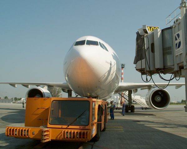 Terminalul 2 de pasageri - finalizat abia peste şase ani