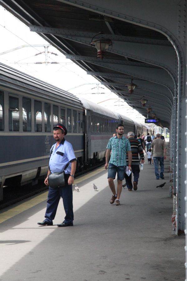Preşedintele USR, nemulţumit de creşterea numărului de angajaţi la CFR Călători şi Metrorex