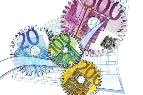 Inflaţia anuală din zona euro accelerează la 7,5%, creşterea PIB este aproape pe zero