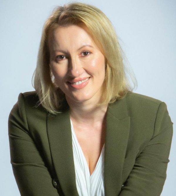 Anca Dobrescu, Managing Partner peprimapagina.ro