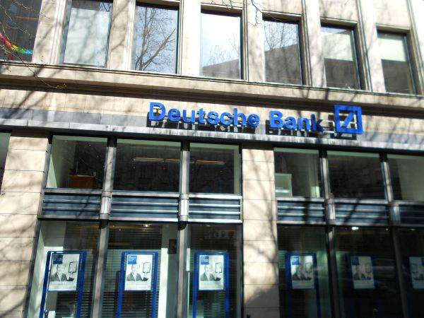 Deutsche Bank - prima bancă majoră care prognozează recesiune în Statele Unite