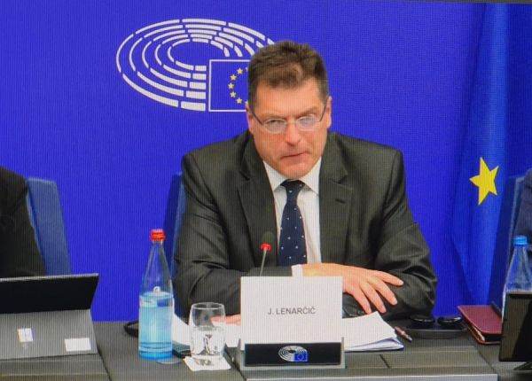 Janez Lenarcic (Sursă foto: Twitter/https://twitter.com/JanezLenarcic/status/1511060660188327943/photo/1)