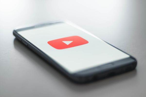 YouTube blochează canalul Duma TV al camerei inferioare a Parlamentului rus