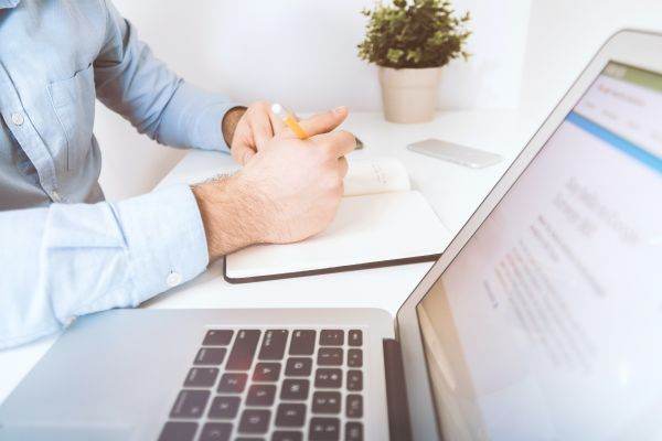 Majoritatea analiştilor financiar-bancari estimează că inflaţia va depăşi 8% în 2022