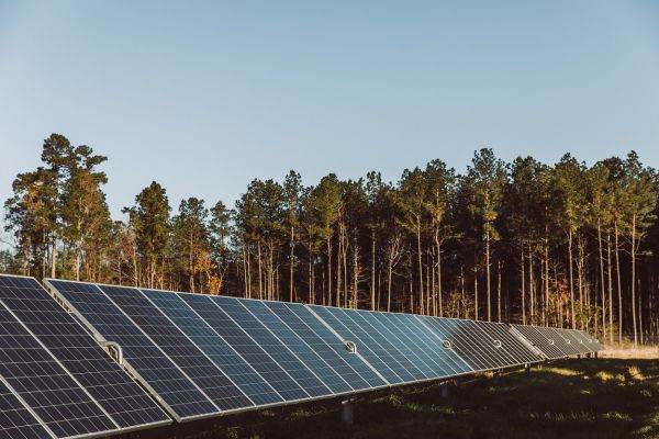 Producătorul EDPR de energie regenerabilă şi tech Meta încheie un PPA pentru un nou parc solar în SUA 