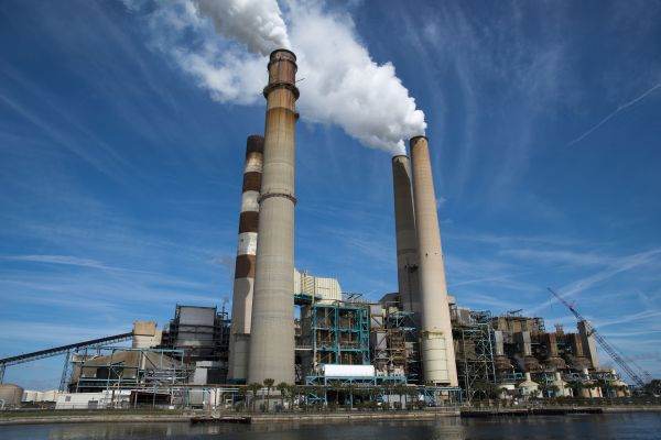 Preţul maxim al energiei electrice - 1.166,08 lei/MWh