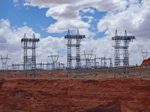 Comisia Europeană analizează o nouă ţintă, îmbunătăţită la 45%, privind ponderea regenerabilelor în mixul energetic