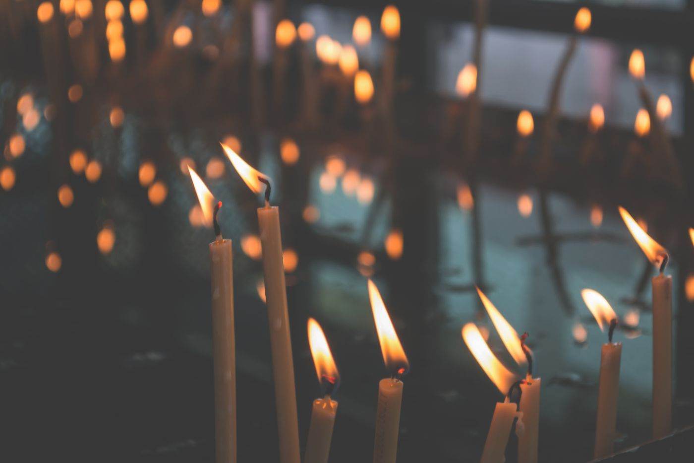 Sfânta Lumină de la Ierusalim ajunge astăzi în România