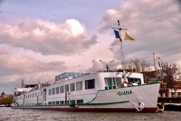 Nava MS Diana va oferi croaziere internaţionale pe Dunăre dedicate cetăţenilor