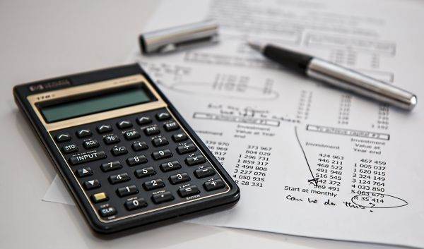 Creşterea voluntară cu 200 de lei a salariului minim nu va fi impozitată
