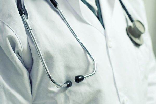 Autorităţile sanitare anchetează 8 cazuri suspecte de hepatită de origine necunoscută la copii