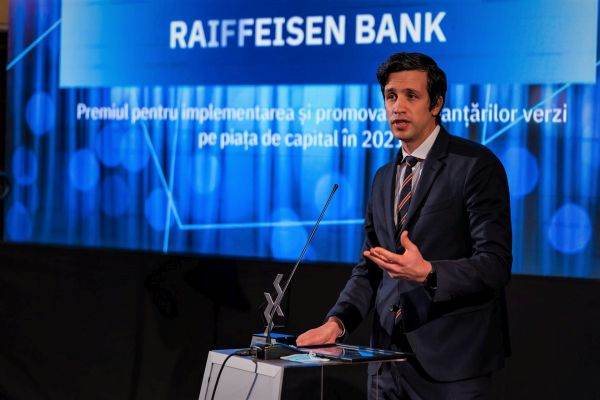 Raiffeisen Bank îşi prezintă Raportul pentru obligaţiunile verzi emise în 2021 şi lanseaza Cadrul pentru Obligaţiunile Sustenabile 