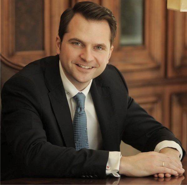 Sebastian Burduja