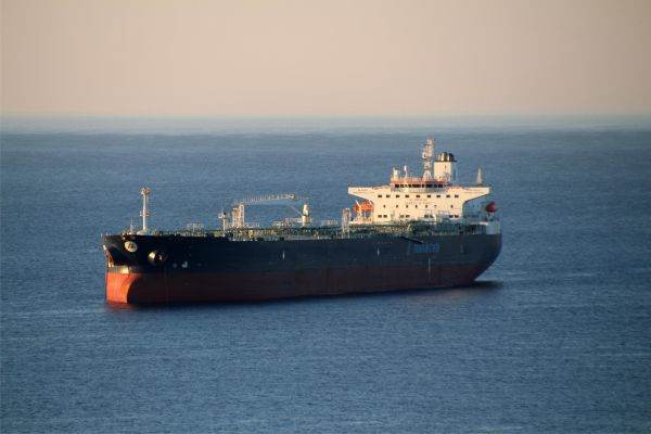 Volum record de ţiţei rusesc - încărcat în petroliere, cu destinaţia India şi China