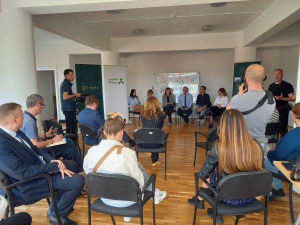 Fundaţia OTP Bank România începe un program de educaţie la Miercurea Ciuc, cu sprijinul primăriei 