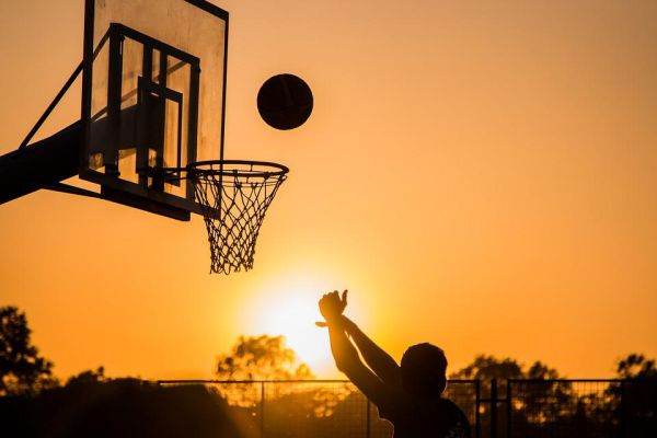 LeBron, primul baschetbalist activ miliardar în dolari