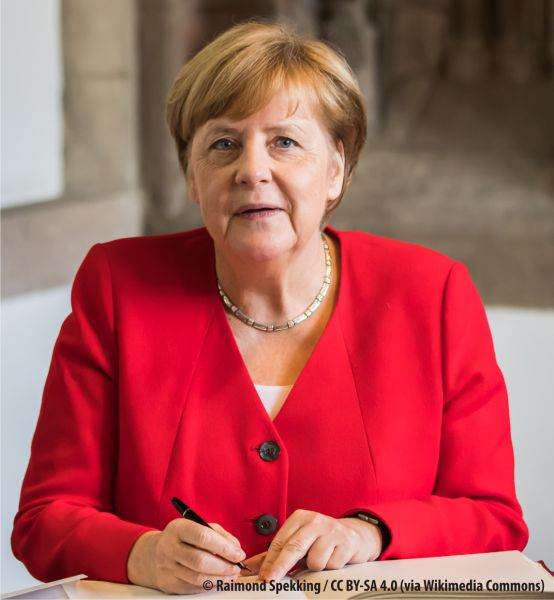 Angela Merkel revine în spaţiul public şi preia discursul lui Macron privind nevoia de a nu "umili Rusia"